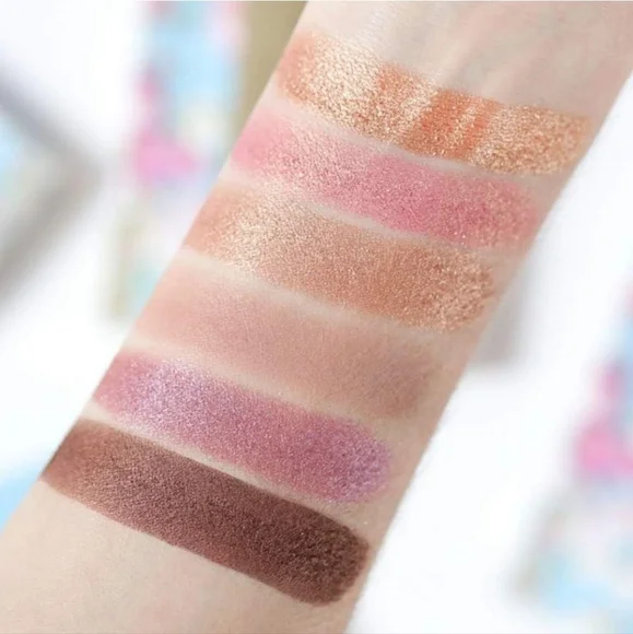 Wander Beauty Wanderess Fling Eyeshadow Palette - Gold, Purple, Brown Shades - Picture 6 of 9